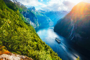 Breathtaking,Norway,View,Of,Sunnylvsfjorden,Fjord,With,Cruise,Ship,And